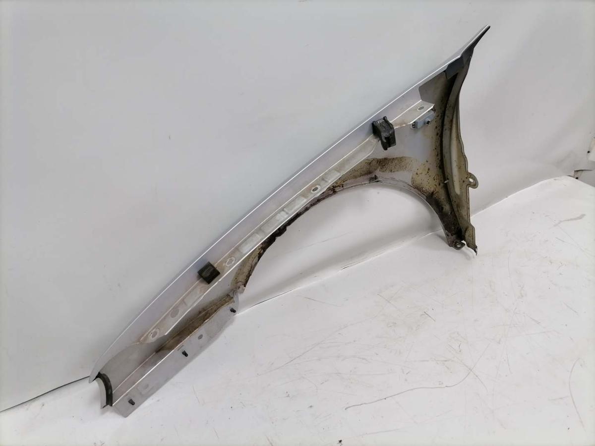 VW Golf 4 Kotfl&uuml;gel vorn rechts LB7Z Satinsilber Bj.1999